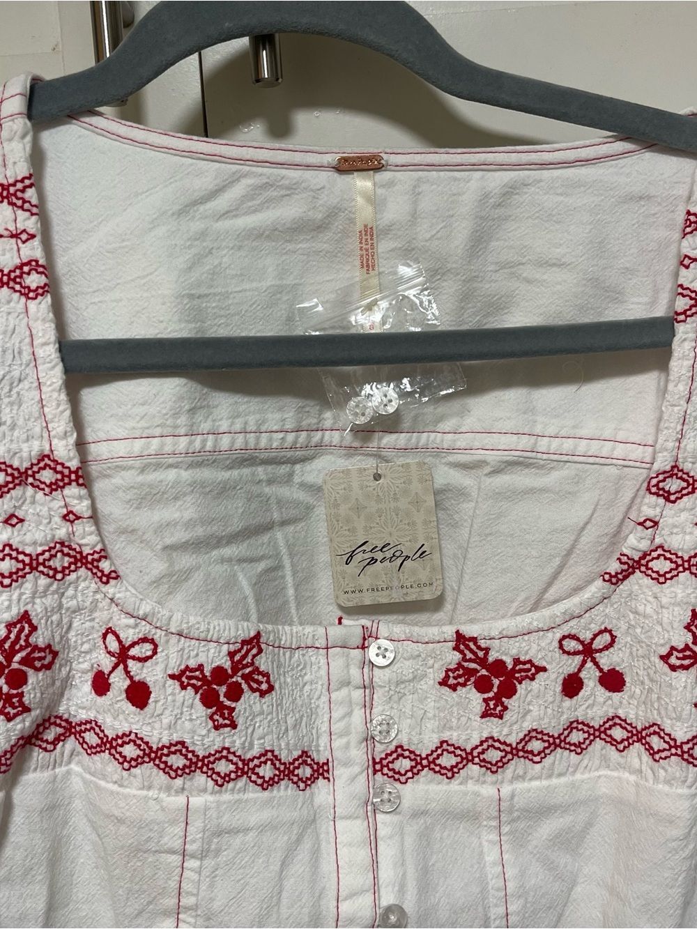Free People Holly Embroidered Folk Top Sz L NWT - Picture 4 of 6